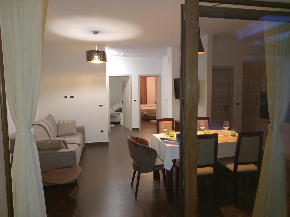 Apartmani Noa I Natali Kaldanija Exterior photo