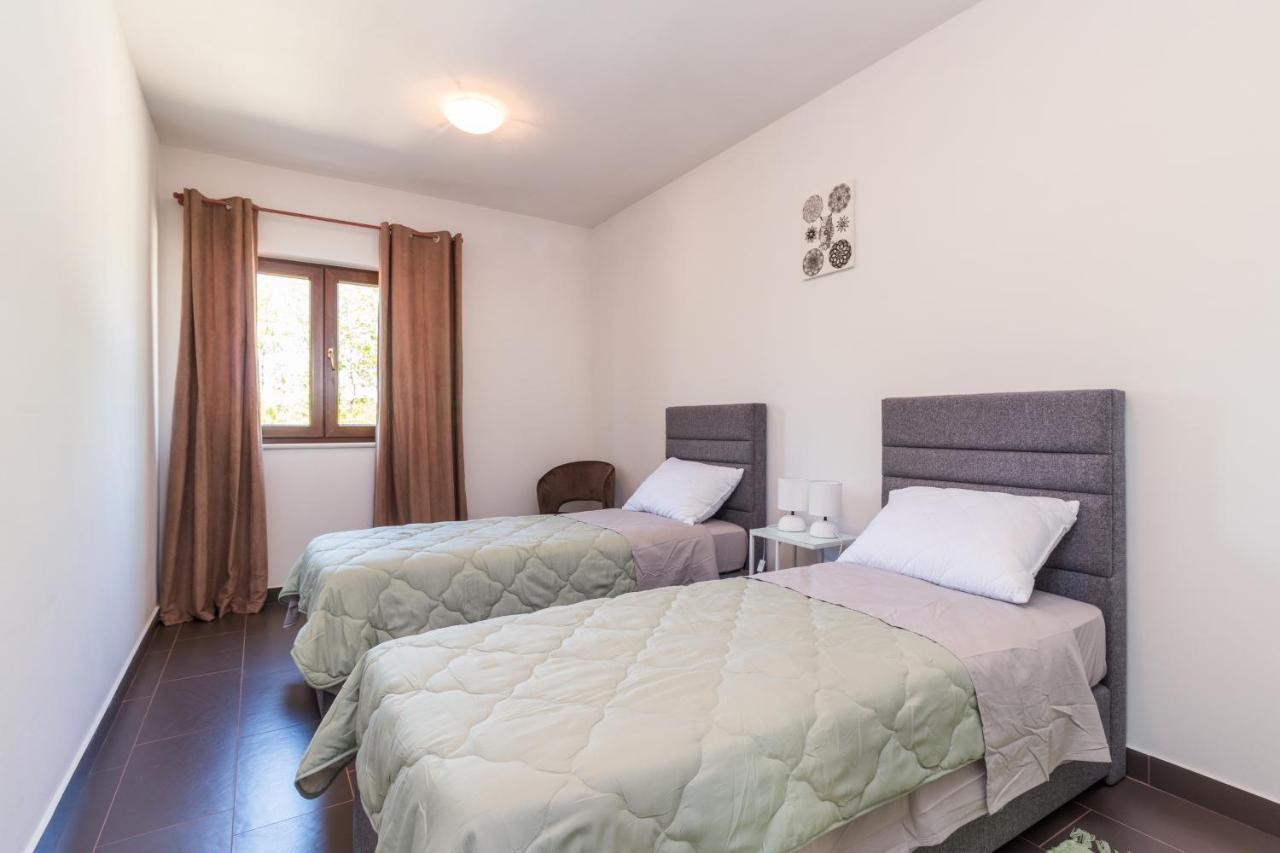Apartmani Noa I Natali Kaldanija Exterior photo